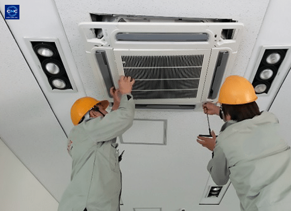 Vệ sinh máy lạnh âm trần uy tín ở đâu Hà Nội? 3 Lưu ý khi vệ sinh máy lạnh âm trần tại nhà