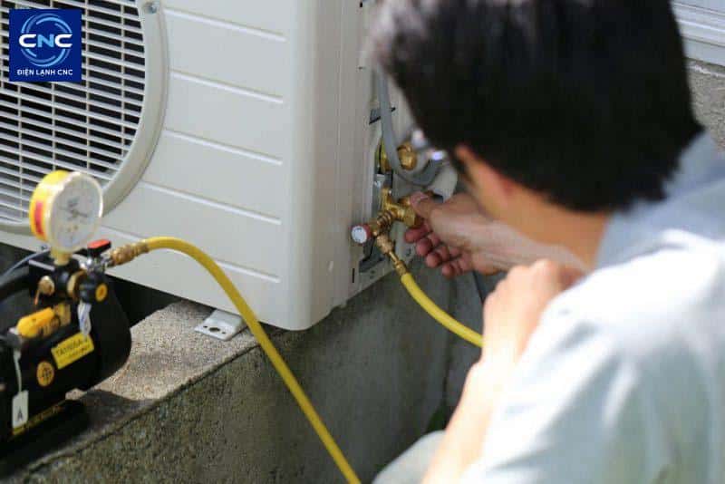 Điều hoà bị đóng đá dàn lạnh - Cách xử lý triệt để 100% 3 máy lạnh bị nghẹt đường dẫn gas